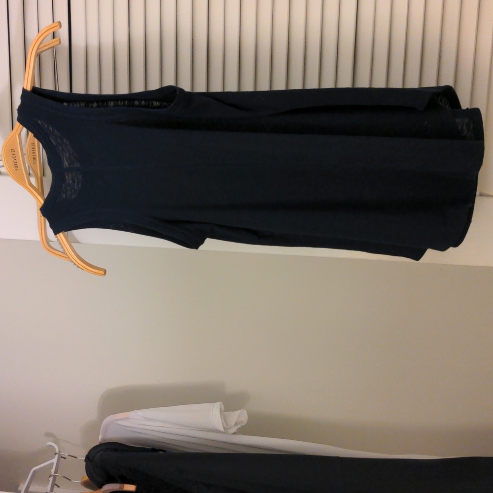 ❓Athleta Breezy Navy Tank - Picture 8 of 9